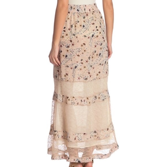 Hazel Printed Maxi Skirt With Lace Panels - Picture 2 of 6